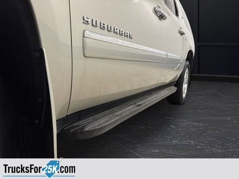 Used 2013 Chevrolet Suburban LTZ image 38