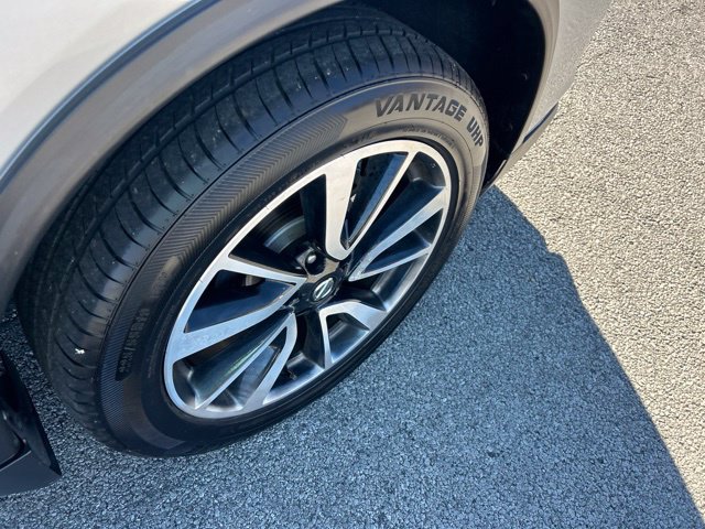 Used 2019 Nissan Rogue SL w/ Premium Package AWD/4WD image 22