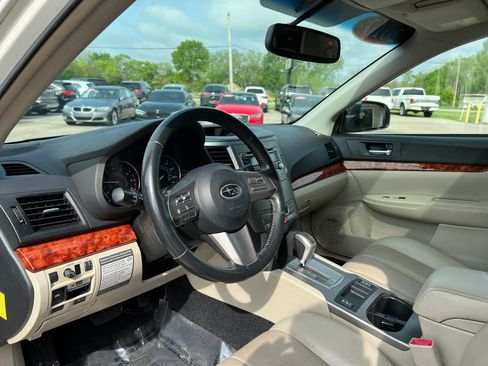 Used 2010 Subaru Outback 2.5i Limited AWD/4WD image 10
