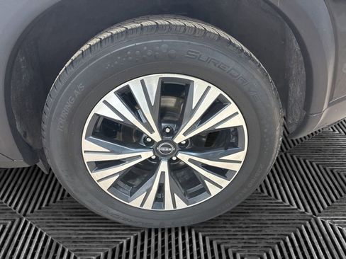 Used 2023 Nissan Rogue SV image 12