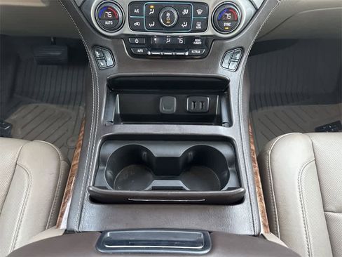 Used 2020 Chevrolet Suburban Premier image 20
