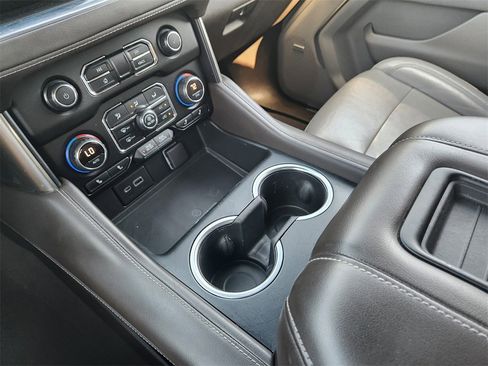 Used 2021 Chevrolet Tahoe Z71 w/ Z71 Signature Package image 21