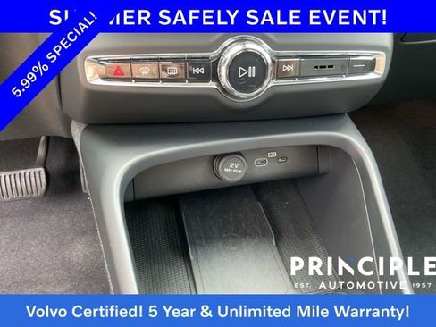 Certified 2024 Volvo XC40 B5 Core AWD/4WD image 22
