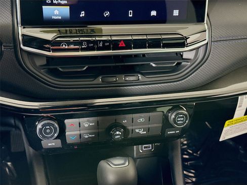 New 2026 Jeep Compass Latitude AWD/4WD image 10