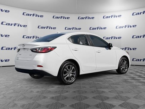 Used 2019 Toyota Yaris XLE image 6