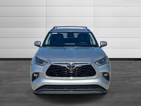 Used 2021 Toyota Highlander Limited FWD image 8