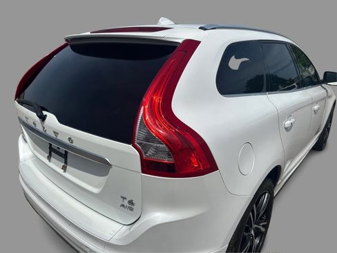 Used 2017 Volvo XC60 T6 R-Design w/ Climate Package AWD/4WD image 35