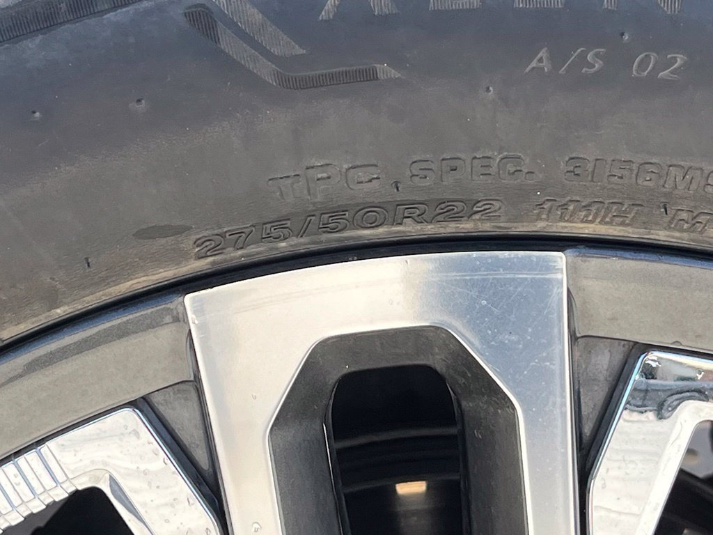 Used 2022 GMC Sierra 1500 AT4 w/ Technology Package AWD/4WD image 11