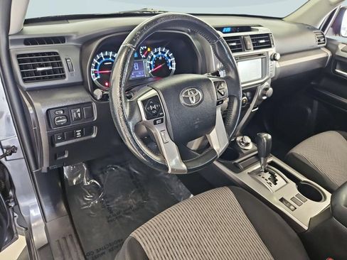 Used 2016 Toyota 4Runner SR5 AWD/4WD image 13