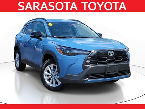 Used 2026 Toyota Corolla Cross LE FWD image 1
