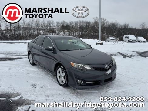 Used 2012 Toyota Camry SE image 1