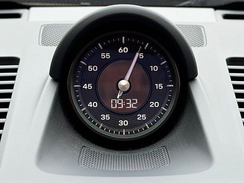 Certified 2024 Porsche 911 Targa 4S image 13