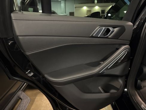 Used 2024 BMW X6 xDrive40i w/ Parking Assistance Package image 17