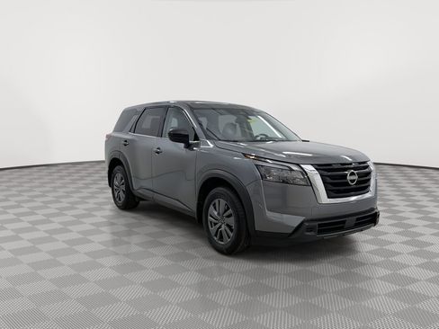 Certified 2025 Nissan Pathfinder S image 13