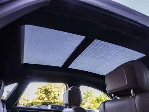 Certified 2026 Porsche Macan AWD/4WD image 42