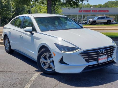 Used 2023 Hyundai Sonata SE FWD image 2
