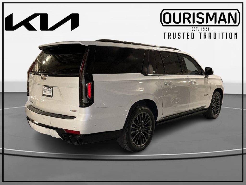 Used 2024 Cadillac Escalade ESV V AWD/4WD image 4