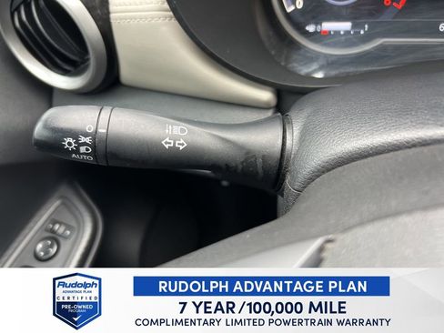 Used 2020 Nissan Versa SV image 43