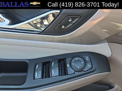 Used 2020 Chevrolet Traverse LT FWD image 24
