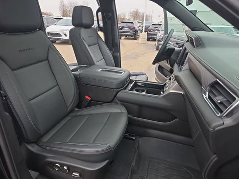 Used 2023 GMC Yukon XL Denali w/ LPO, Floor Liner Package image 10