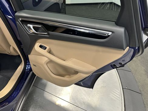 Certified 2026 Porsche Macan AWD/4WD image 39