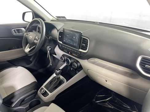 Used 2023 Hyundai Venue SEL FWD image 27
