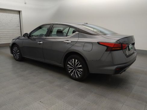 Used 2023 Nissan Altima 2.5 SV w/ SV Premium Package AWD/4WD image 3