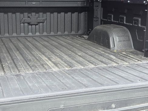 Used 2025 Chevrolet Silverado 1500 High Country image 9