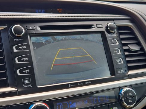 Used 2017 Toyota Highlander Limited FWD image 22