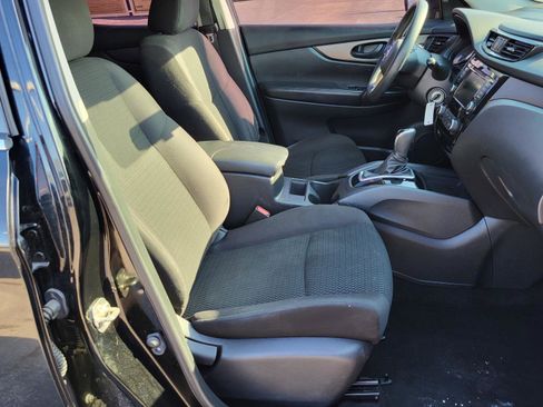 Used 2019 Nissan Rogue Sport S image 10