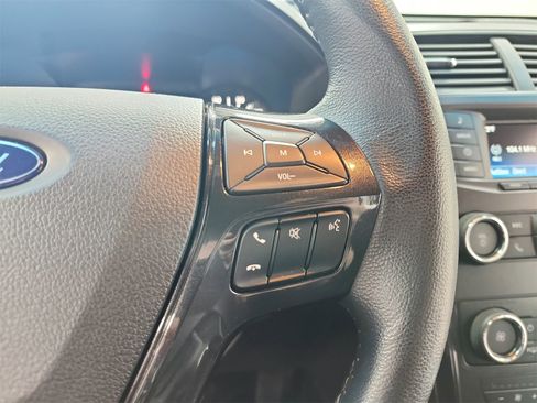 Used 2018 Ford Explorer XLT image 23