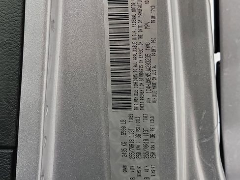 Used 2018 Jeep Wrangler Unlimited Sahara image 33