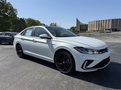 New 2025 Volkswagen Jetta SE