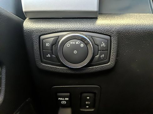 Used 2019 Ford F150 Lariat w/ Trailer Tow Package image 23