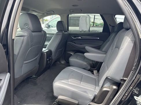 Used 2021 Buick Enclave Essence w/ Sport Touring Edition image 10