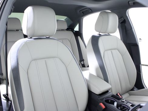 Used 2025 Audi A3 2.0T Premium image 17