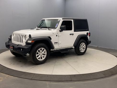 Used 2023 Jeep Wrangler Sport AWD/4WD image 9