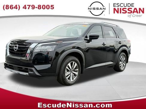 Used 2025 Nissan Pathfinder SL image 7