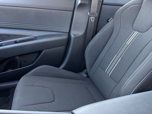 Used 2025 Hyundai Elantra Sport image 6