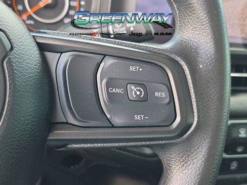 Used 2025 Jeep Gladiator Sport AWD/4WD image 9