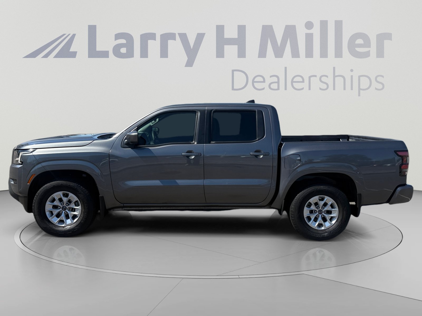 Used 2024 Nissan Frontier SV w/ Technology Package RWD image 2