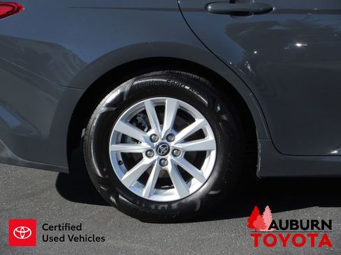 Used 2025 Toyota Camry LE image 10