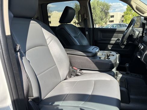 Used 2019 RAM 2500 Tradesman w/ Chrome Appearance Group AWD/4WD image 9