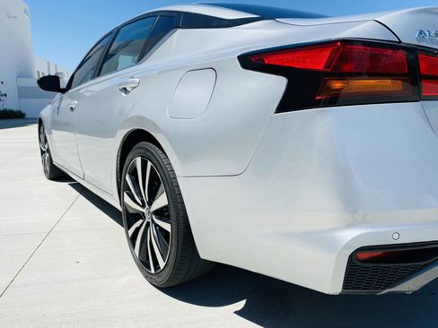 Used 2022 Nissan Altima 2.5 SR image 9