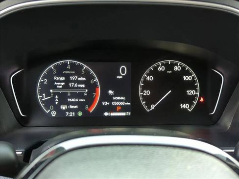 Used 2023 Honda Pilot Touring image 11