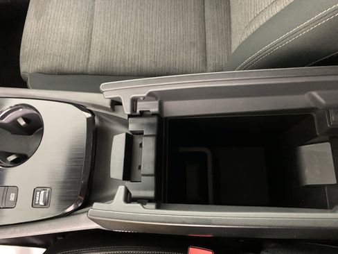 Used 2023 Nissan Rogue SV FWD image 29