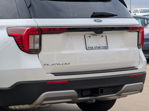 New 2026 Ford Explorer Platinum image 6