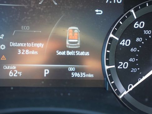 Used 2021 Toyota Highlander XLE AWD/4WD image 8
