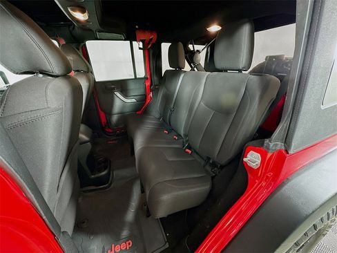 Used 2018 Jeep Wrangler Unlimited Sport S image 23