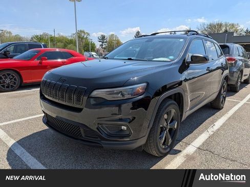 Used 2019 Jeep Cherokee Latitude Plus AWD/4WD image 1